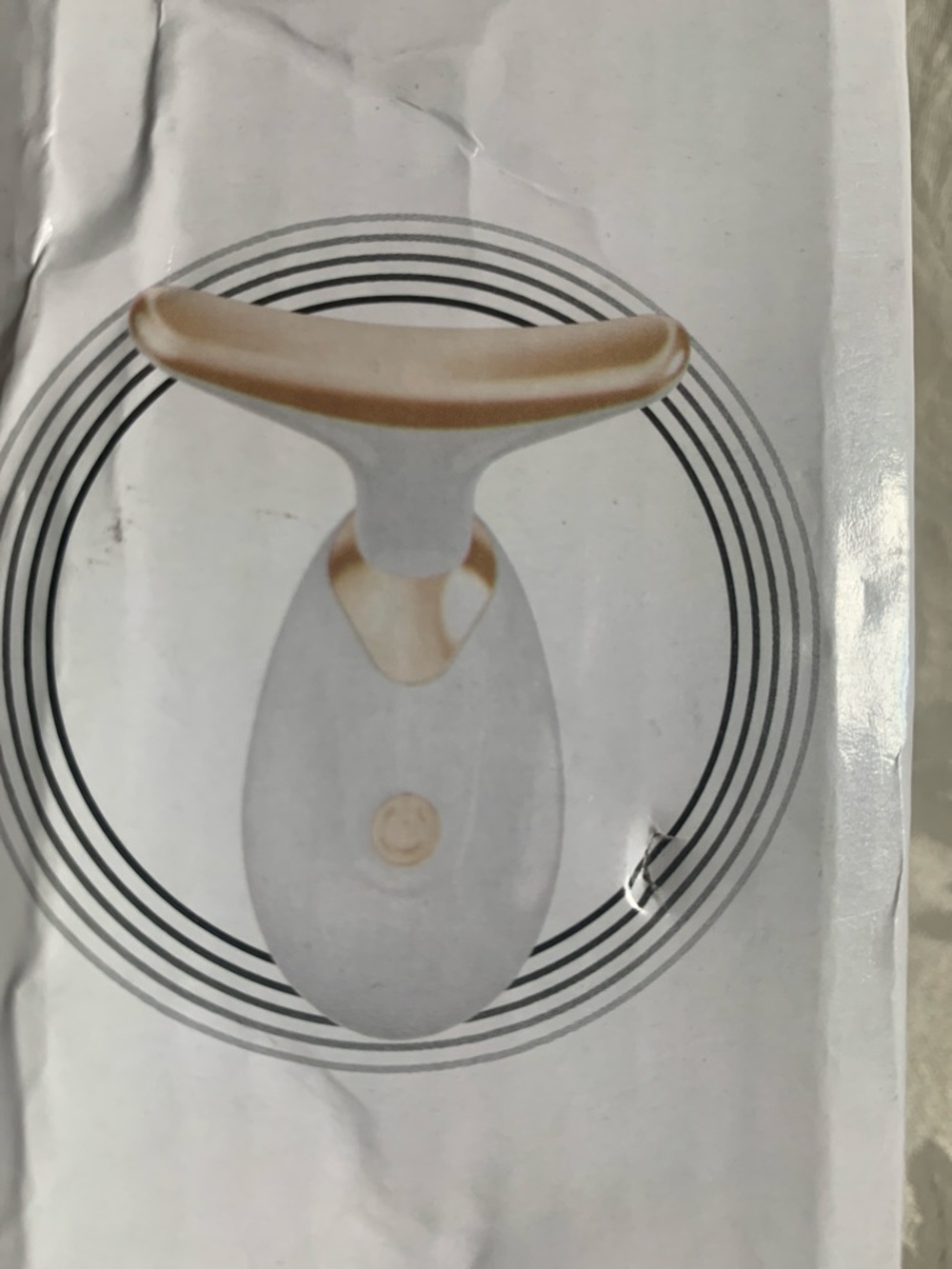 Facial Sculpting Massager in Black and Gold for Daily Skin Toning